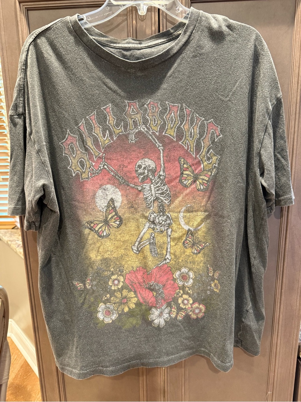 Billabong S/P Gray Loose Fit Short-Sleeve Tee with Skeleton & Butterfly Art